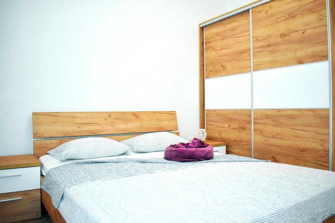 Apartmani Lovrencic Vrsi Extérieur photo
