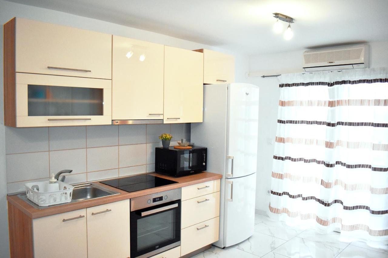 Apartmani Lovrencic Vrsi Extérieur photo