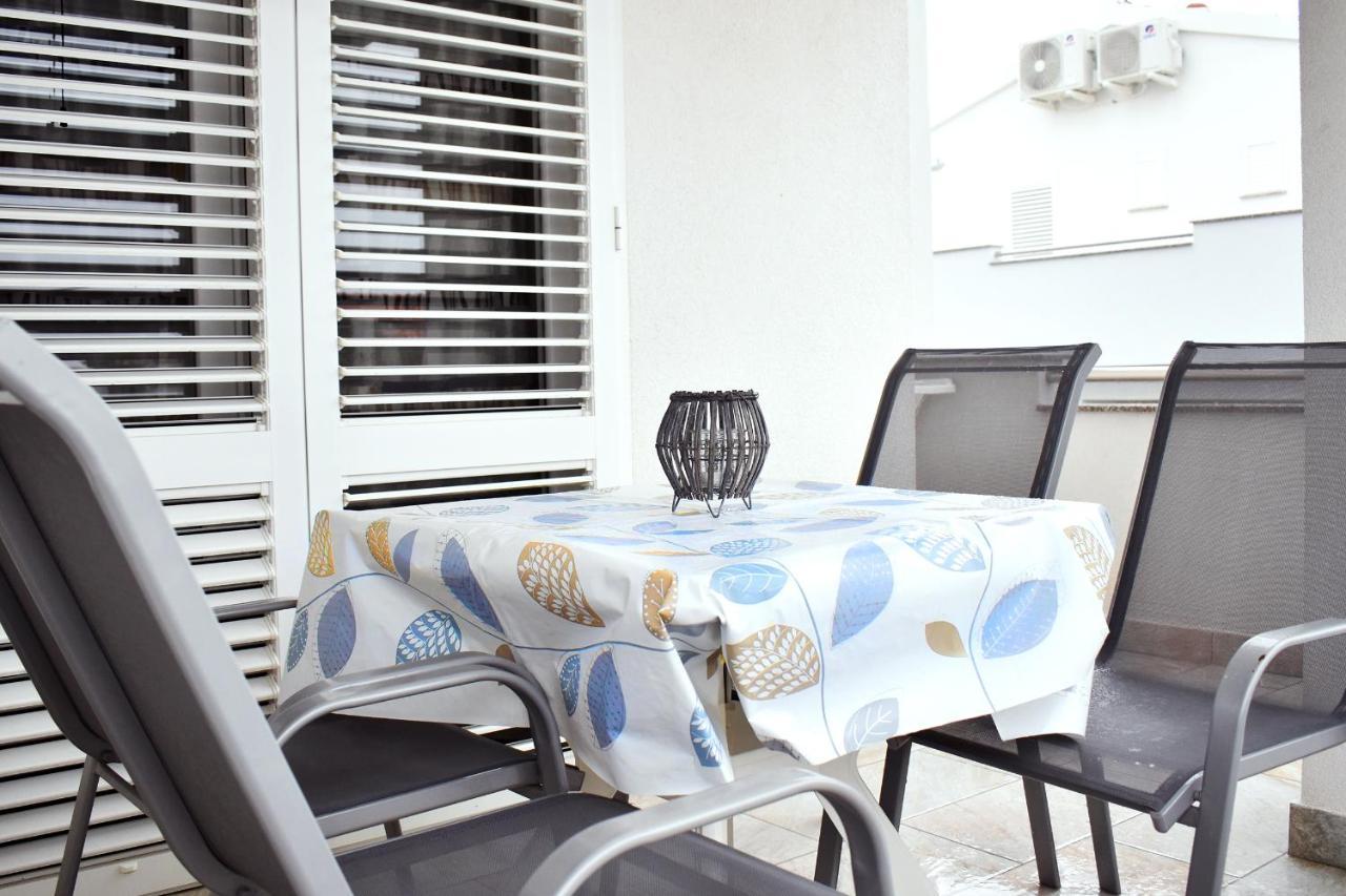 Apartmani Lovrencic Vrsi Extérieur photo