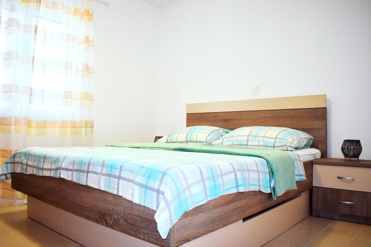 Apartmani Lovrencic Vrsi Extérieur photo