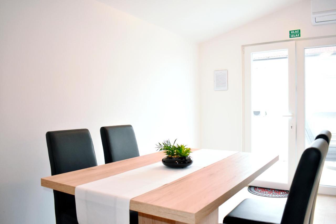 Apartmani Lovrencic Vrsi Extérieur photo