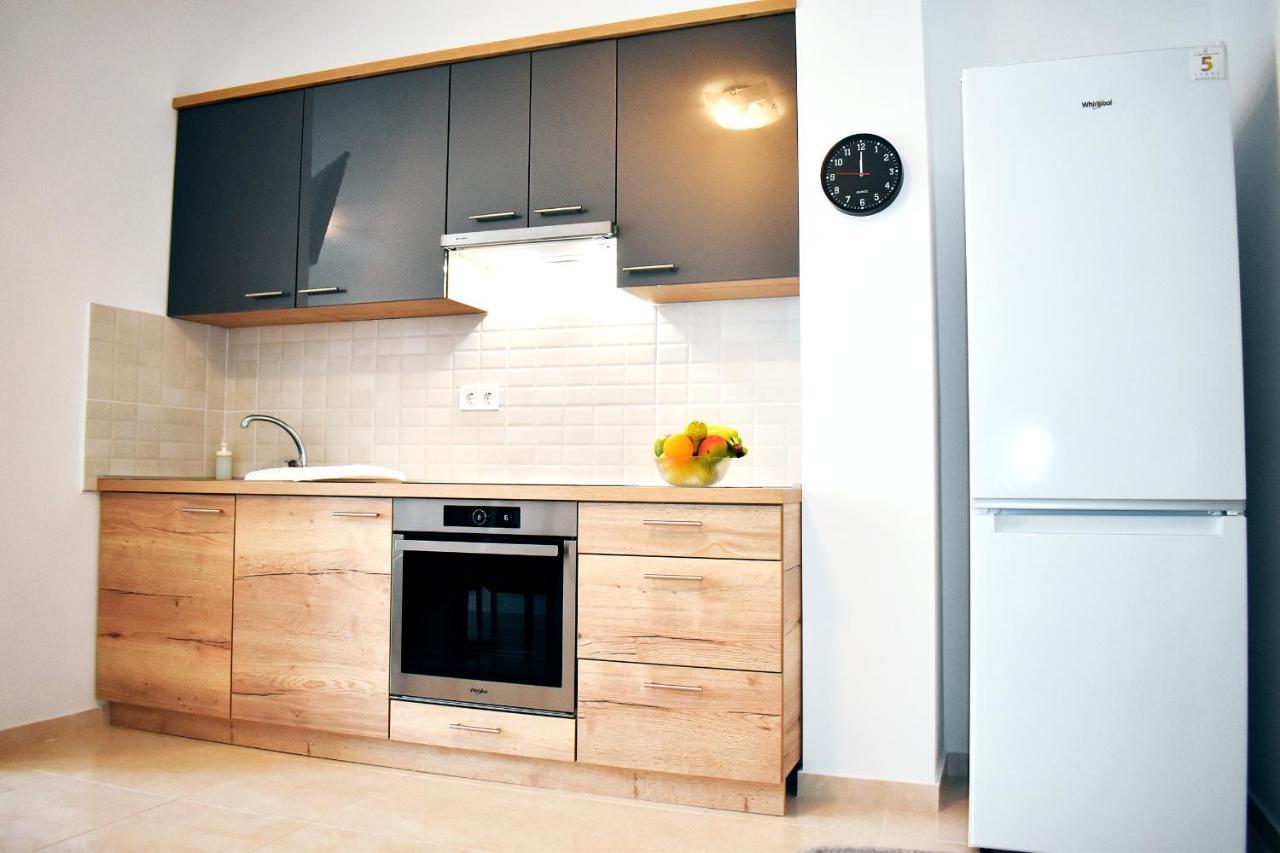 Apartmani Lovrencic Vrsi Extérieur photo